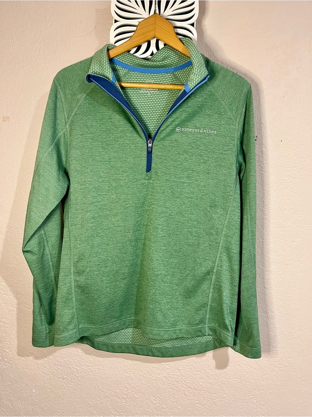 Vineyard Vines Men’s Heather Green Quarter-Zip Pullover with Blue Trim